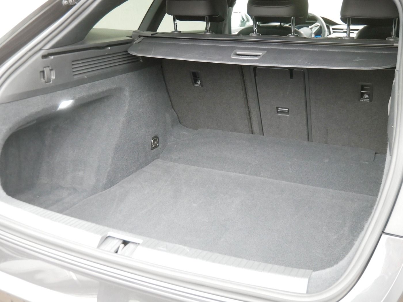 Fahrzeugabbildung Volkswagen Arteon SB 2.0 R-Line DSG AHK MATRIX NAVI SHZ ALU