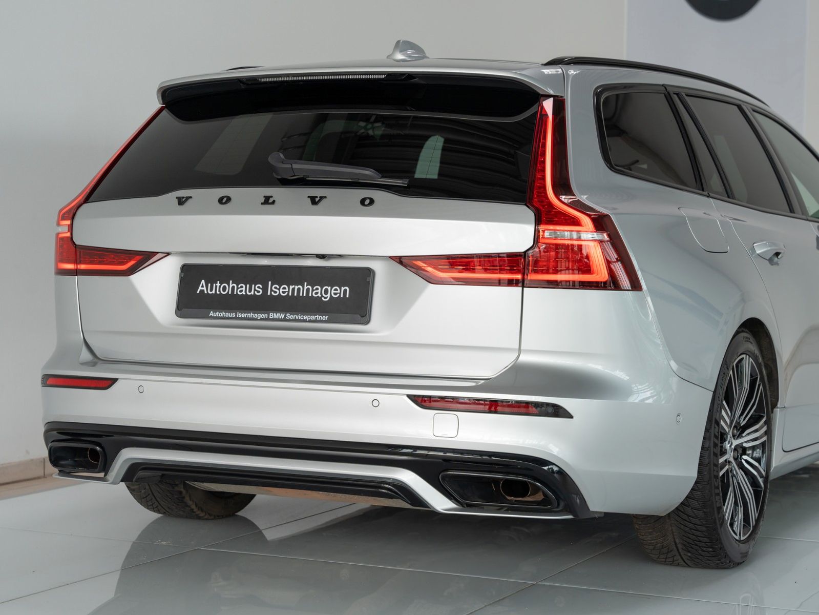 Fahrzeugabbildung Volvo V60 Kombi R Design AWD 360°ACC H&K Panorama Voll