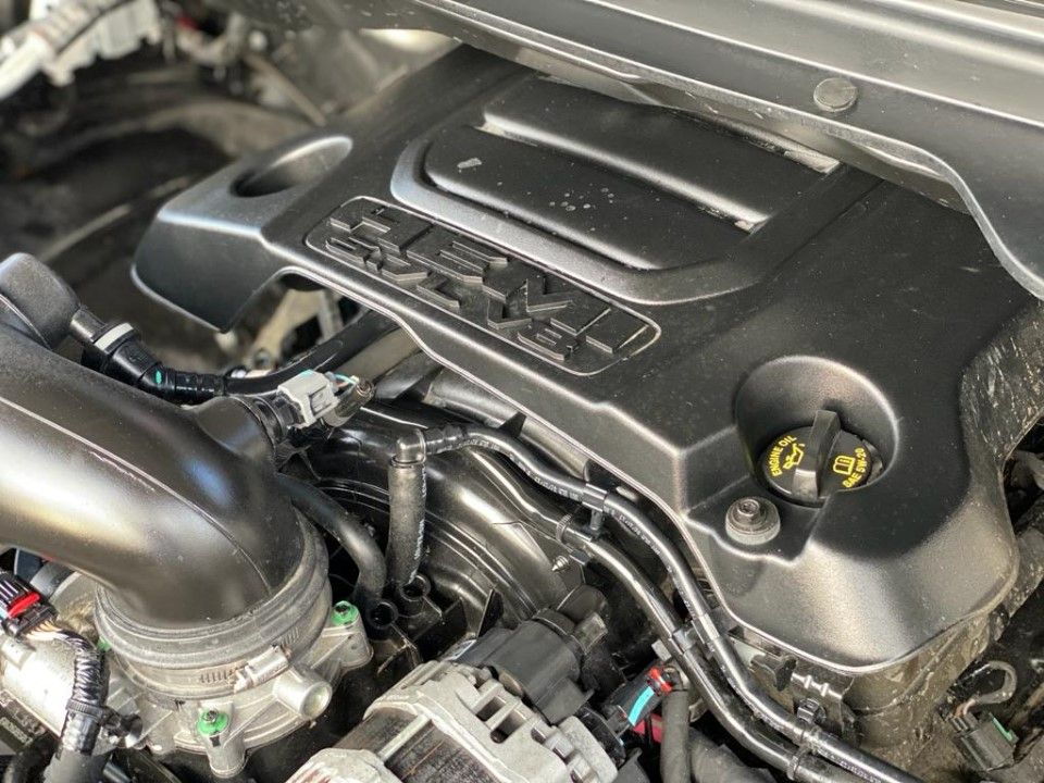 Fahrzeugabbildung Dodge RAM 1500 CrewCab Laramie 5.7 4x4 LPG