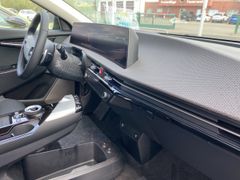 KIA EV6 58.3 RWD WP AIR COM ASS SND KIA EV6 58.3 RWD WP AIR COM ASS SND