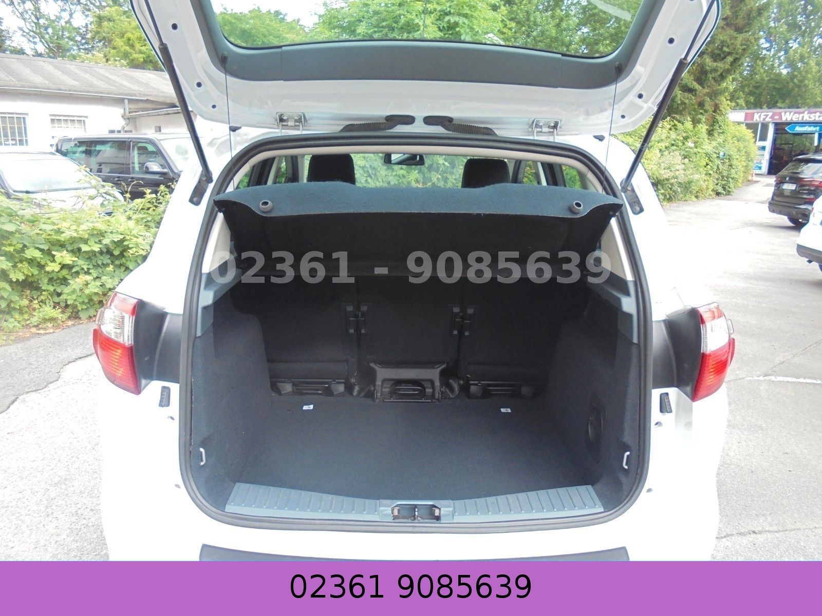 Fahrzeugabbildung Ford C-MAX Titanium/Klima/Navi/Pdc+Kamera/Steuerkette