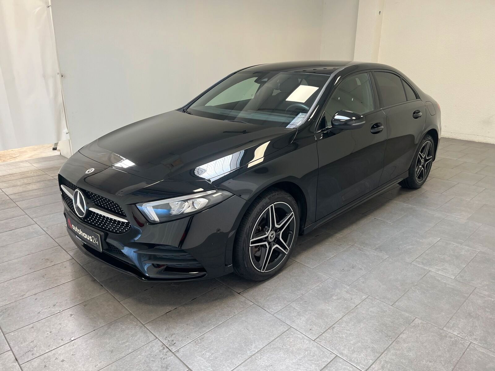 Mercedes-Benz A 250 e Lim. AMG Navi CAM LED Night foto 3