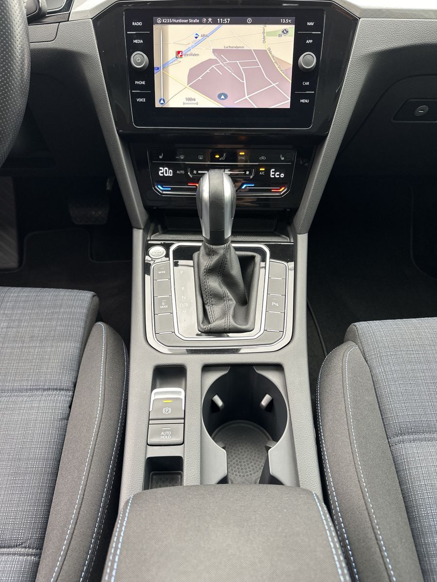 Fahrzeugabbildung Volkswagen Passat Variant 1.4 TSI DSG GTE NAV+LED+PANO+ACC