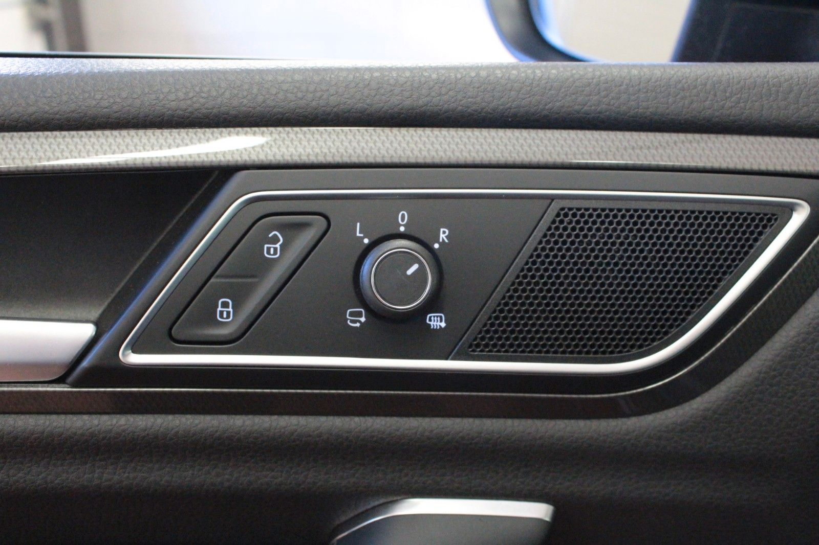 Fahrzeugabbildung Volkswagen Golf Sportsvan 1.0 TSI OPF IQ.DRIVE