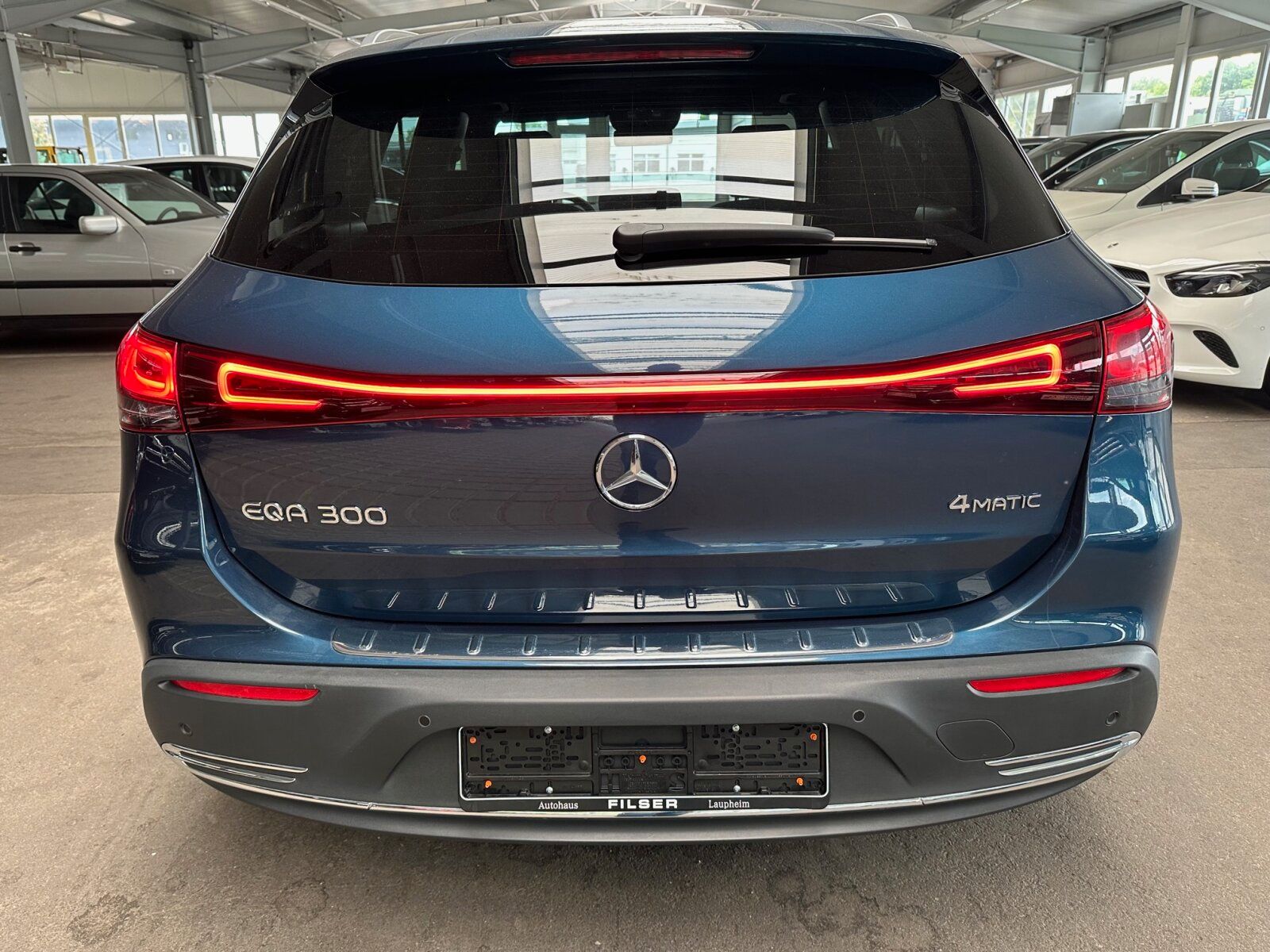 Mercedes-Benz EQA 300 4MATIC Progressive Pano-Dach AHK 360° foto 5
