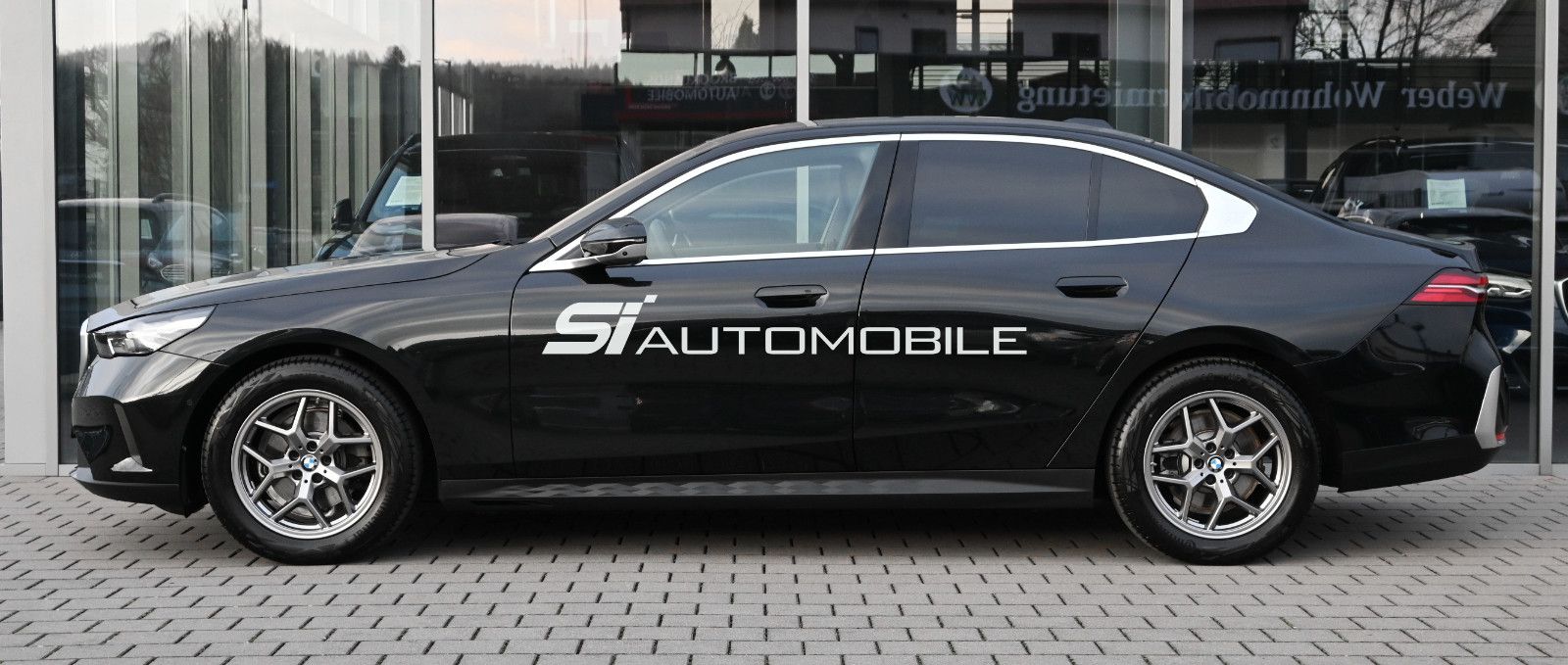 Fahrzeugabbildung BMW 520d °KOMFORTSITZE°PANO°SITZKLIMA°STANDHEIZ°360°