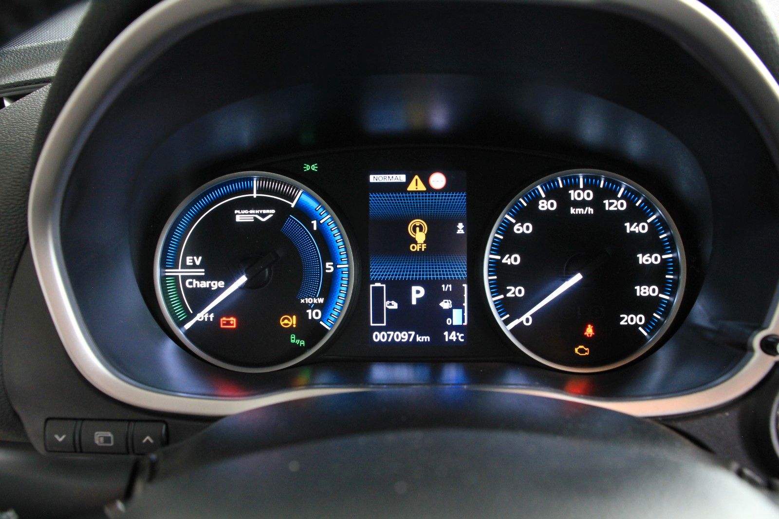 Fahrzeugabbildung Mitsubishi Eclipse Cross Select PHEV 4WD