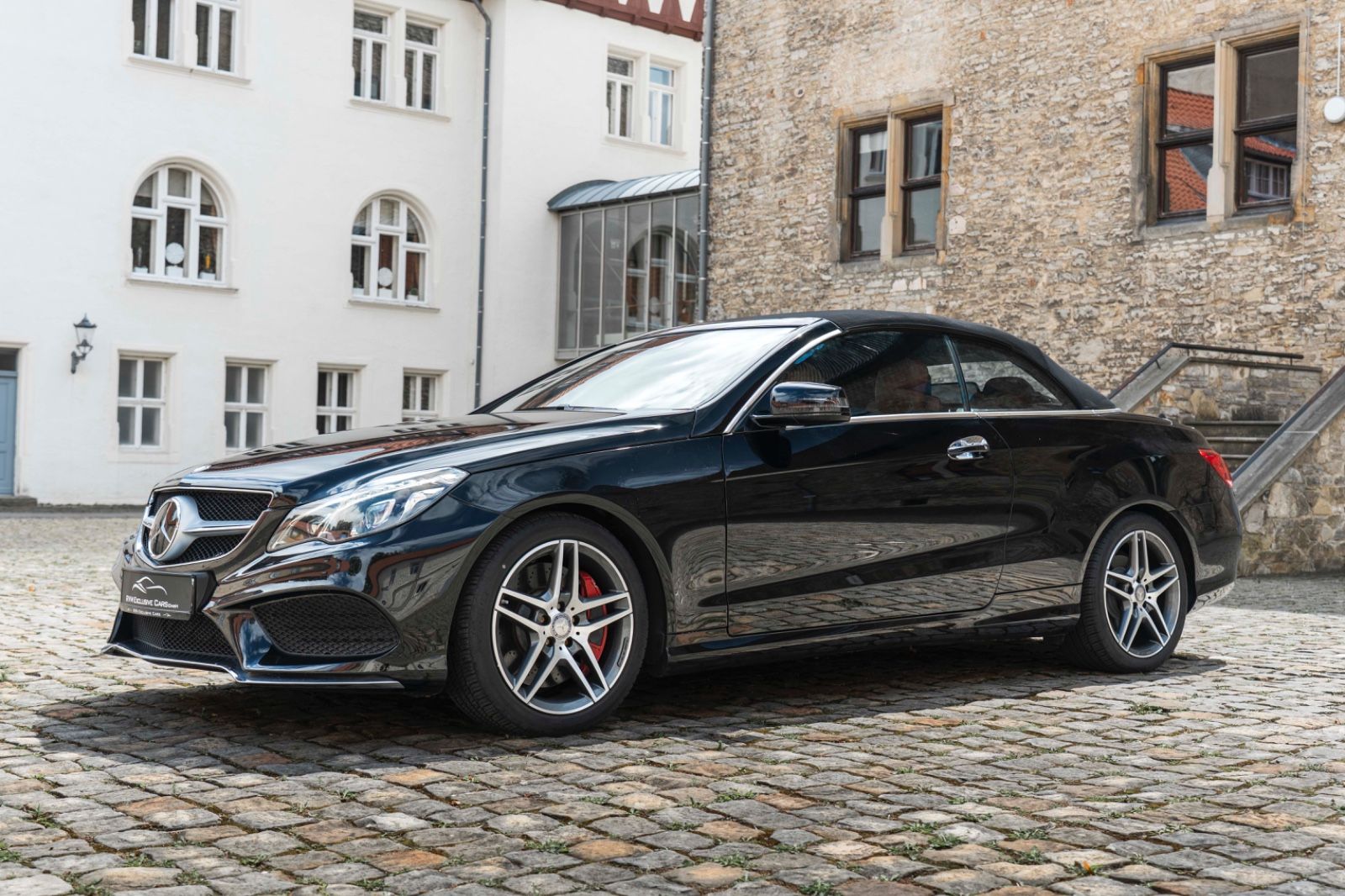 Fahrzeugabbildung Mercedes-Benz E 550 Cabriolet AMG-LINE ACC H&K LED KAM TOTW