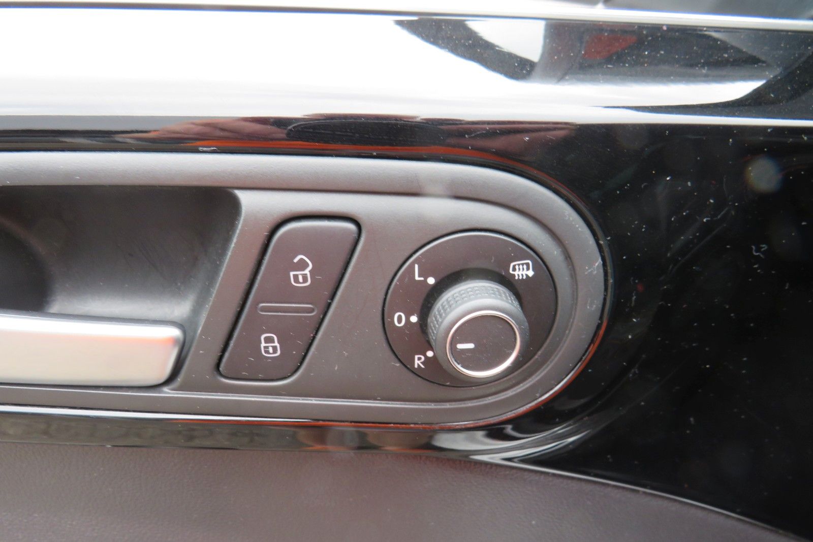 Fahrzeugabbildung Volkswagen Beetle Lim. Club XENON NAVI APP-CONNECT PDC 18`