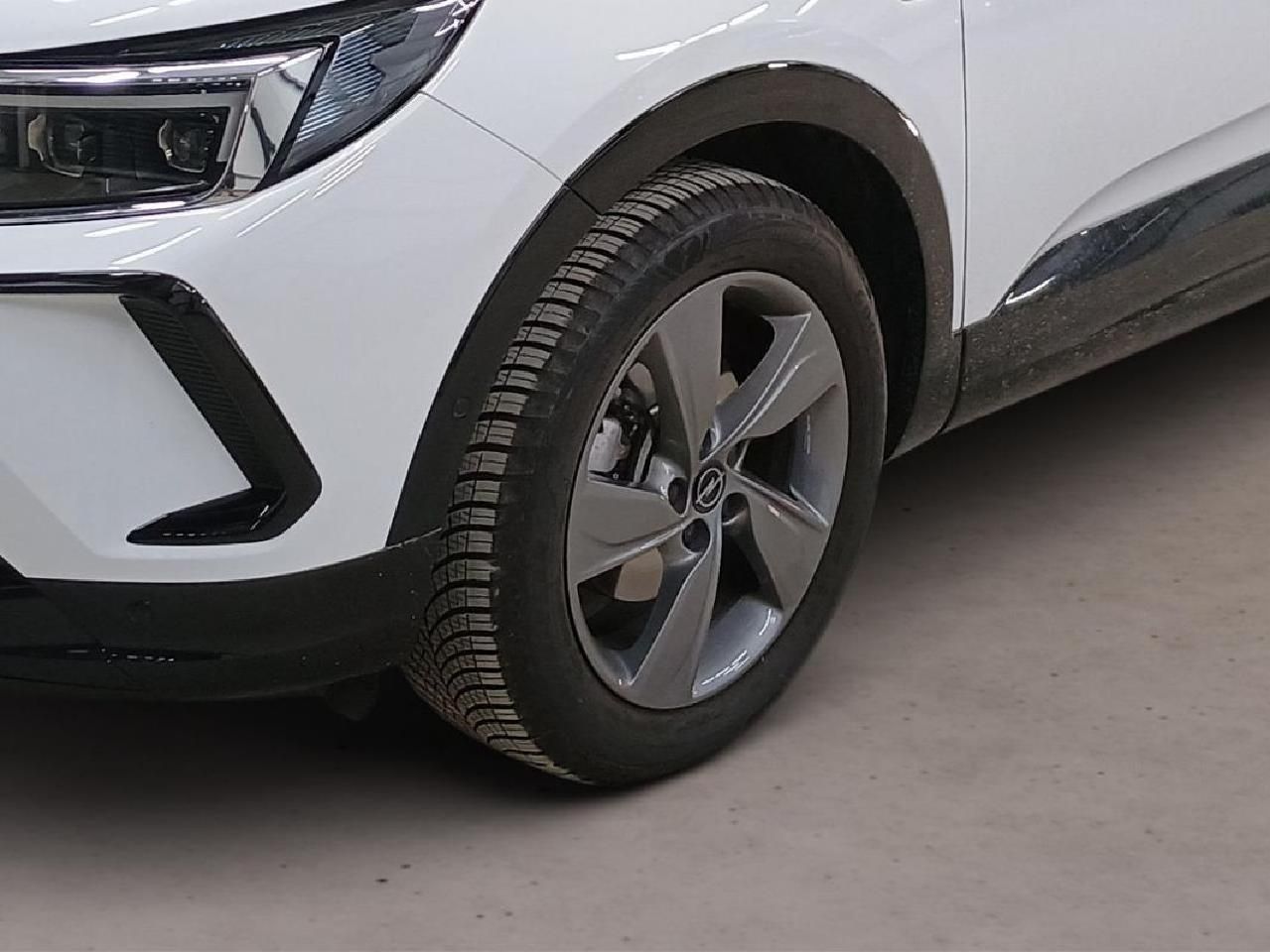 Fahrzeugabbildung Opel Grandland 1.2T GS  AT8 - Navi, 360°Kamera, Nebel