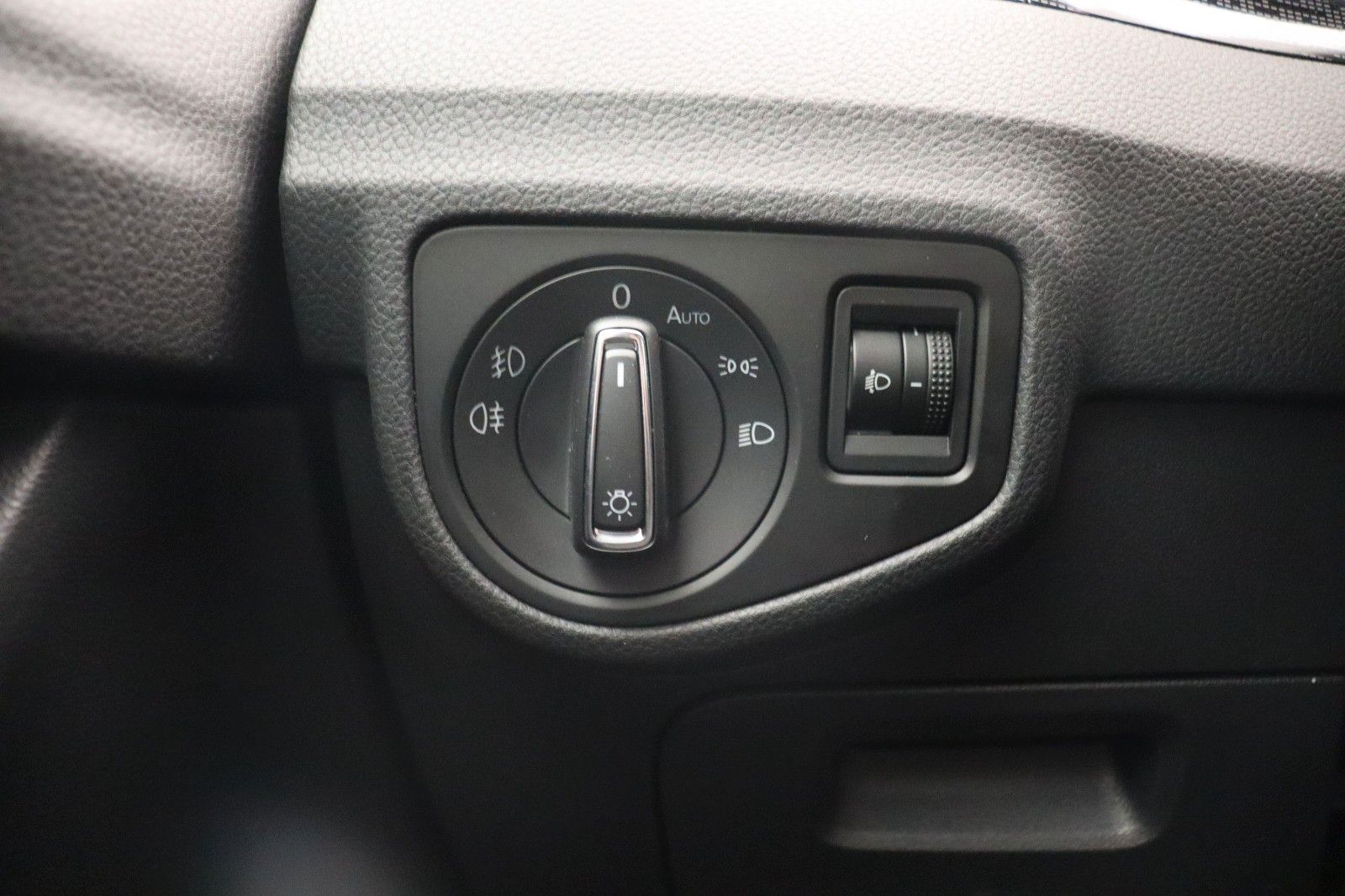 Fahrzeugabbildung Volkswagen Golf VII Sportsvan 1.4 Sound BMT/Start-Stopp