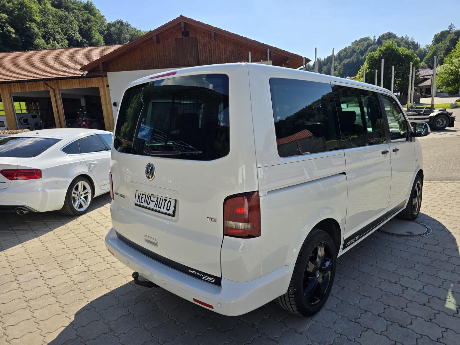 Volkswagen T5 Transporter Bus Multivan Edition 25
