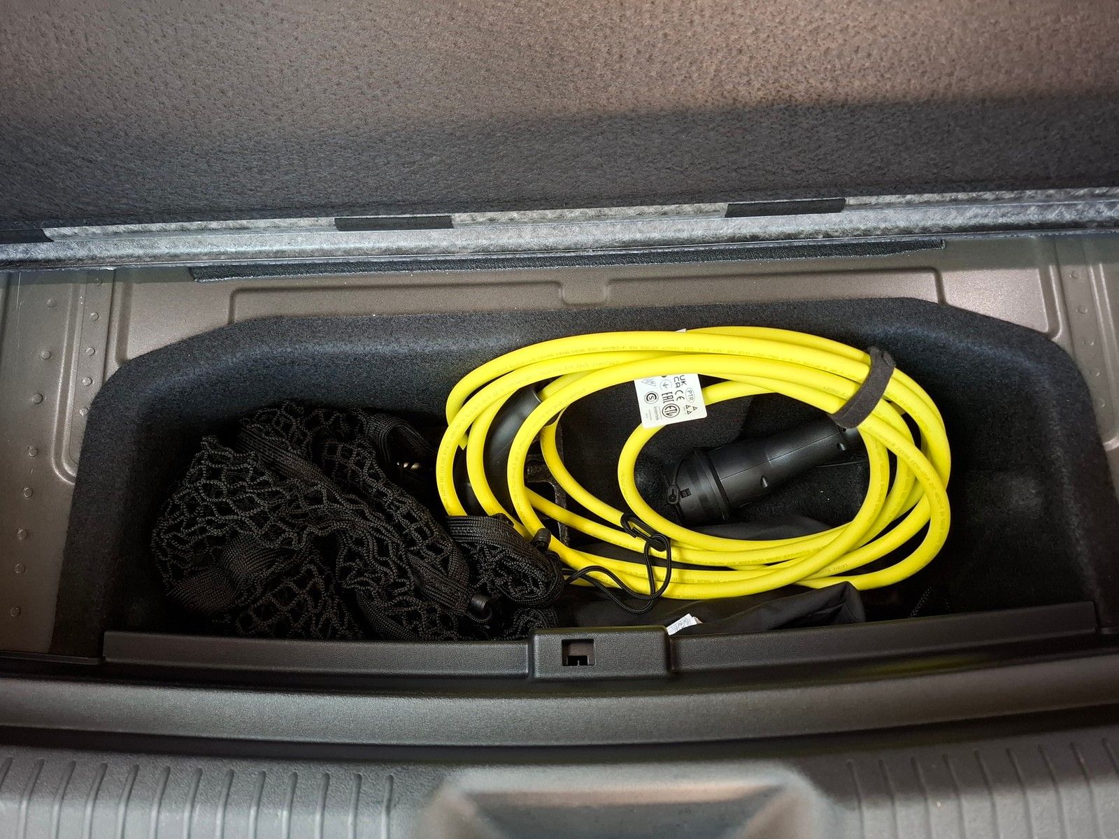 Fahrzeugabbildung Volkswagen ID.4 Pro Performance 150 kW + LED Matrix + Navi+