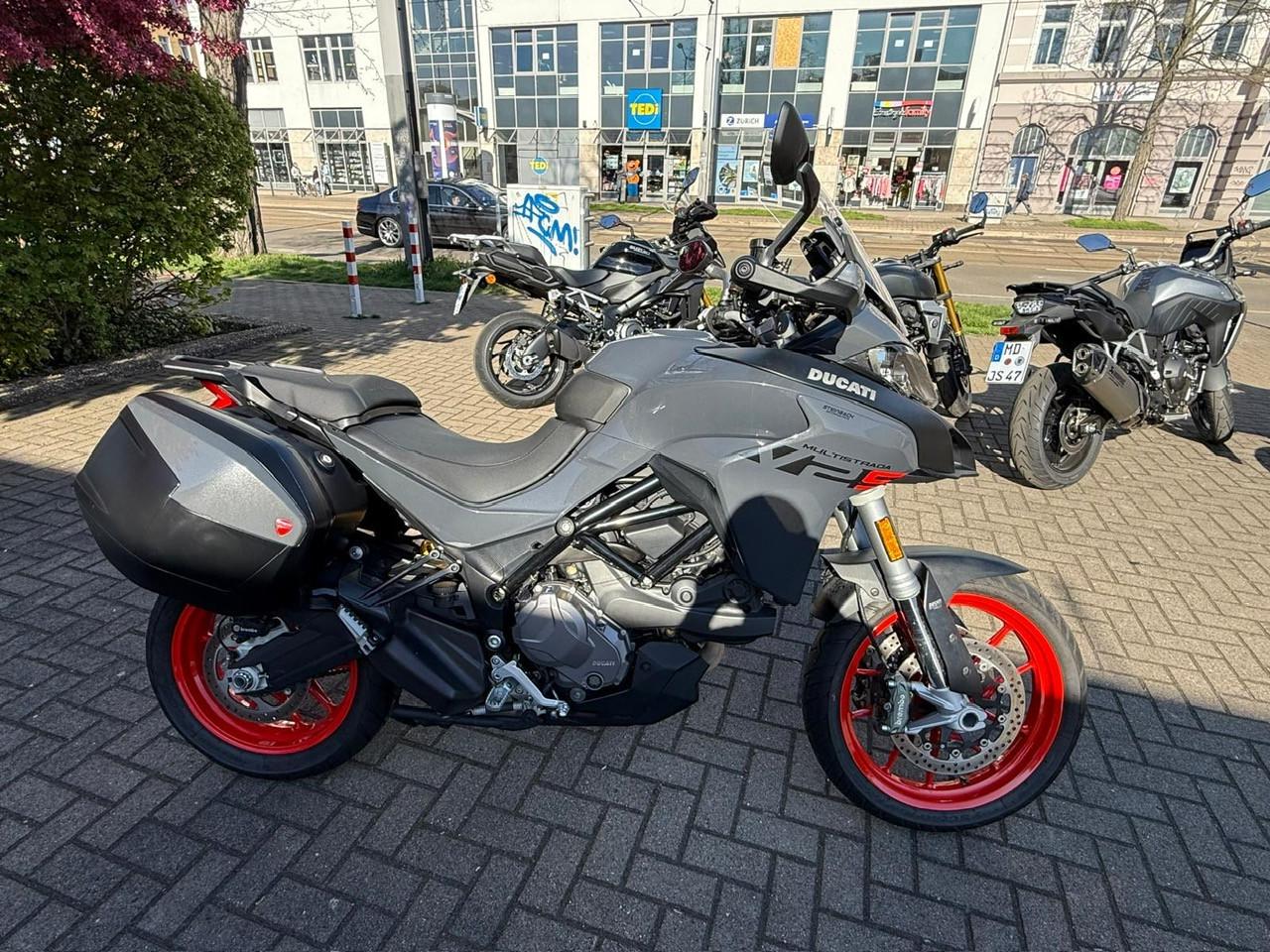 Ducati Multistrada V2S Touring
