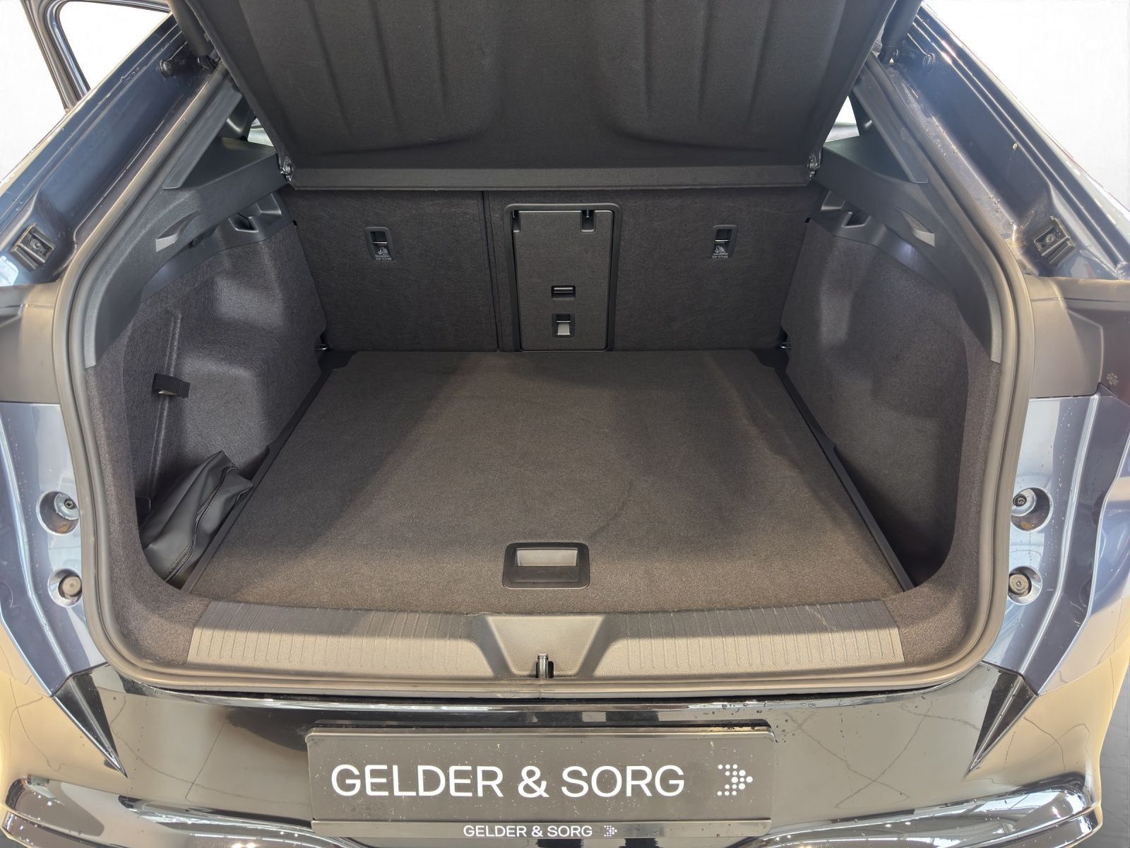 Cupra Tavascan - Bild 12