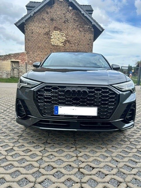 Image of Audi Q3