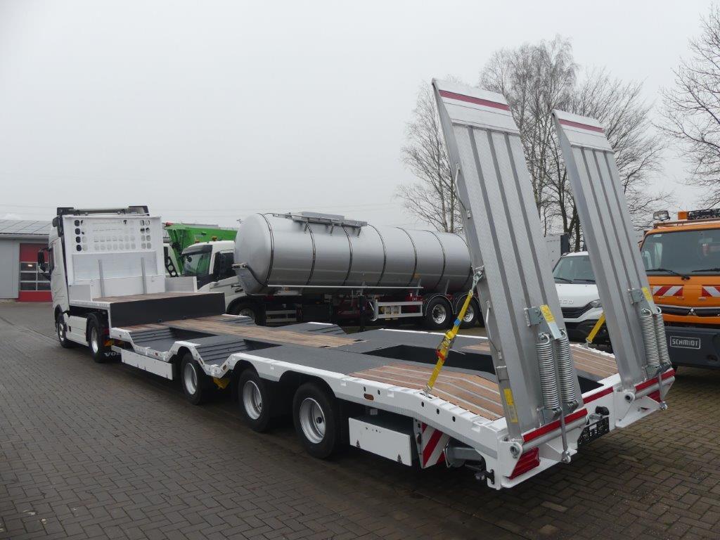 Andere WIESE 3-Achs-Tieflader mit Rampen und Radmulden