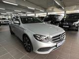 Mercedes-Benz E 300 T de 2x Avantgarde DIS+LED+PARK+KeyGo+Wide - Mercedes-Benz E 300 Hybrid (Diesel/Elektro)