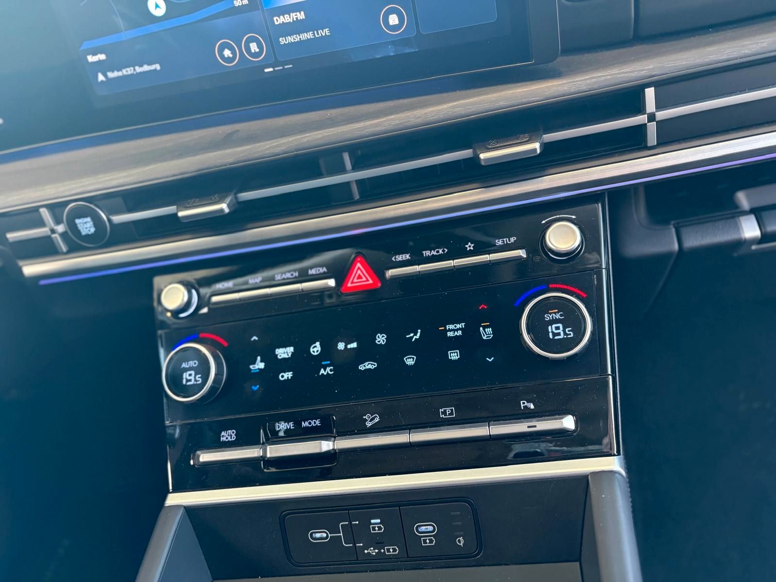 Fahrzeugabbildung Hyundai Santa Fe 1.6 T-GDI Hybrid HEV 2WD Premium sky 7p