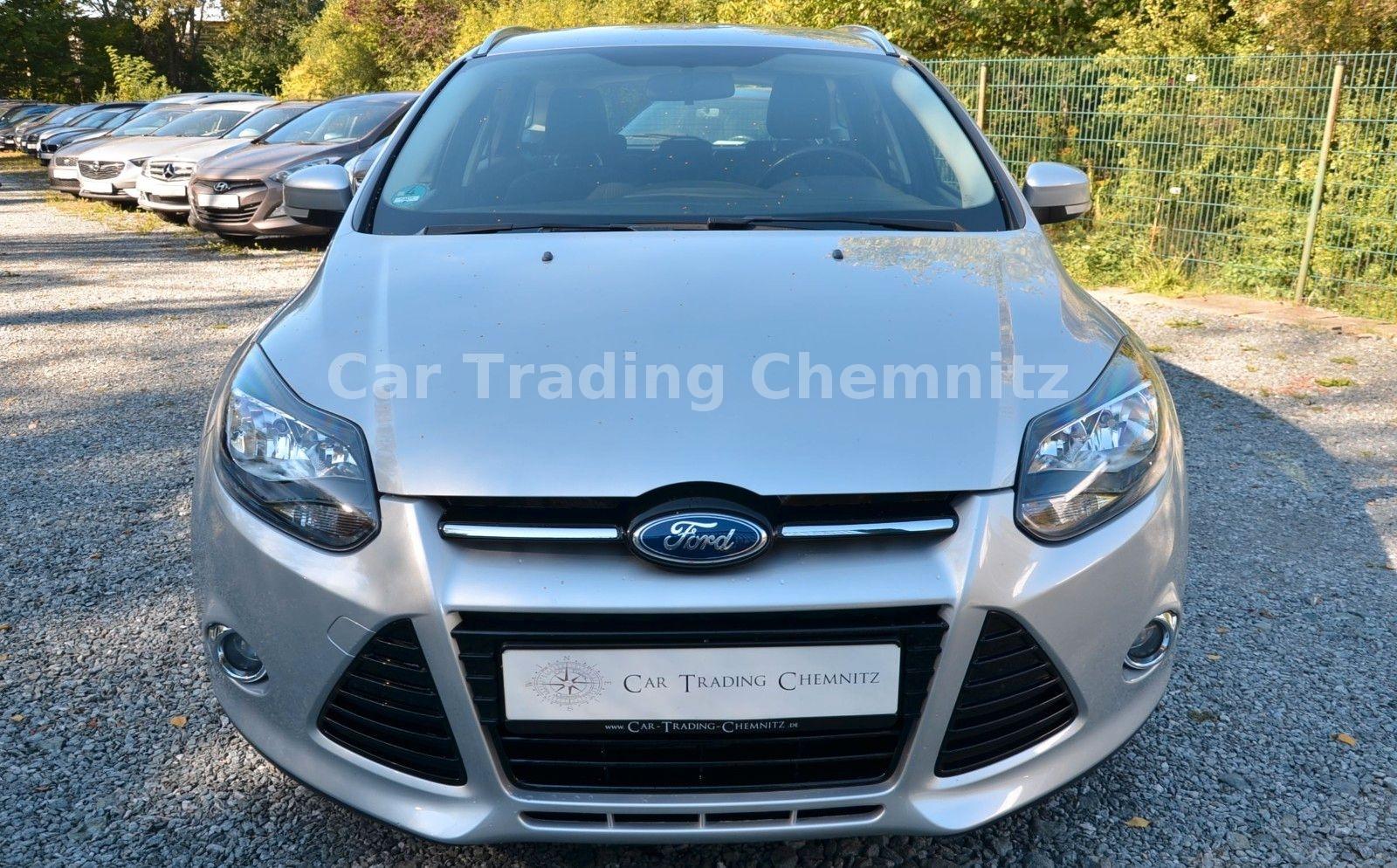 Ford Focus 2012 — rear view