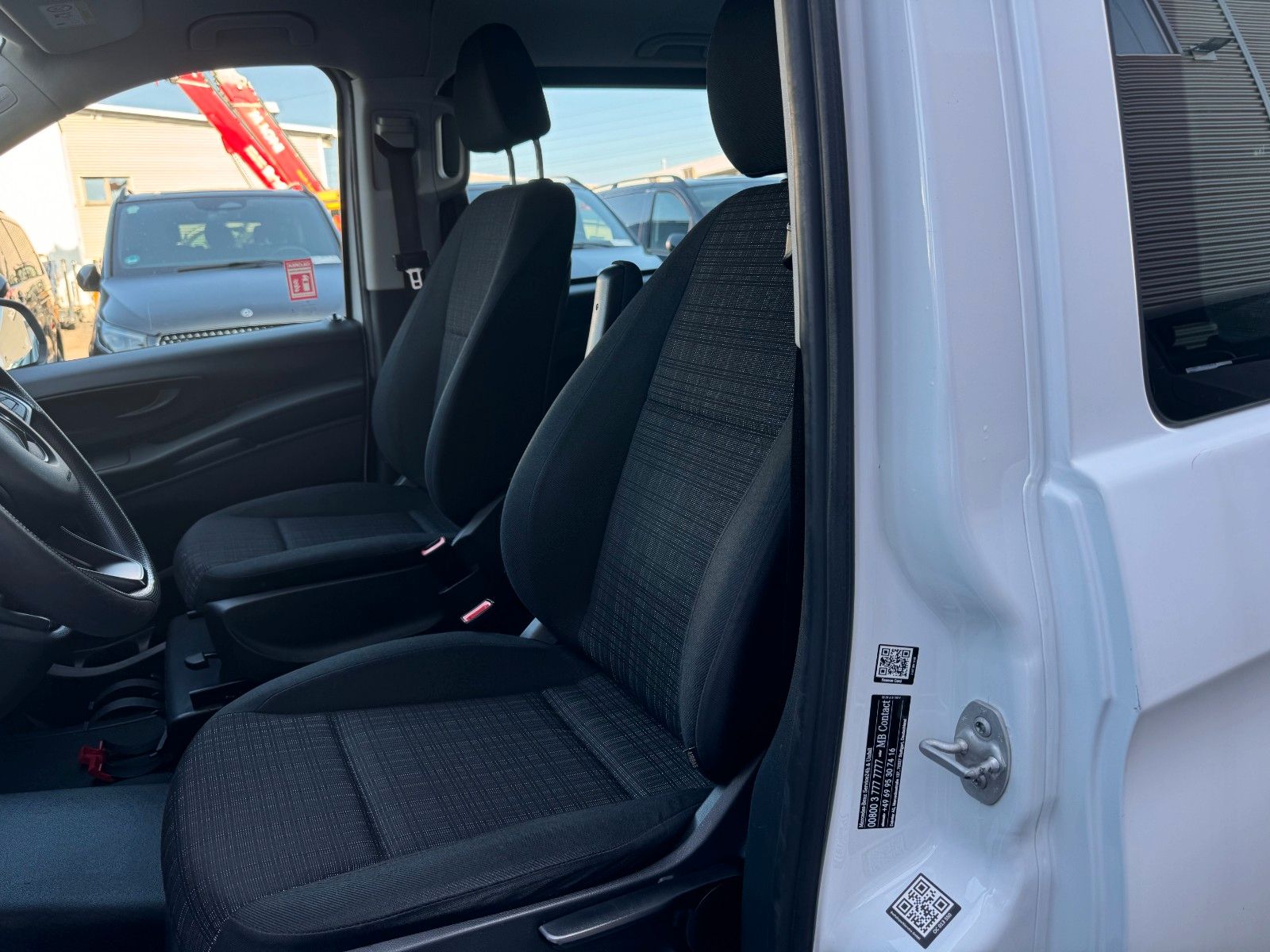 Fahrzeugabbildung Mercedes-Benz Vito 111 CDI Tourer Begleitfahrzeug BF3+ / WVZ