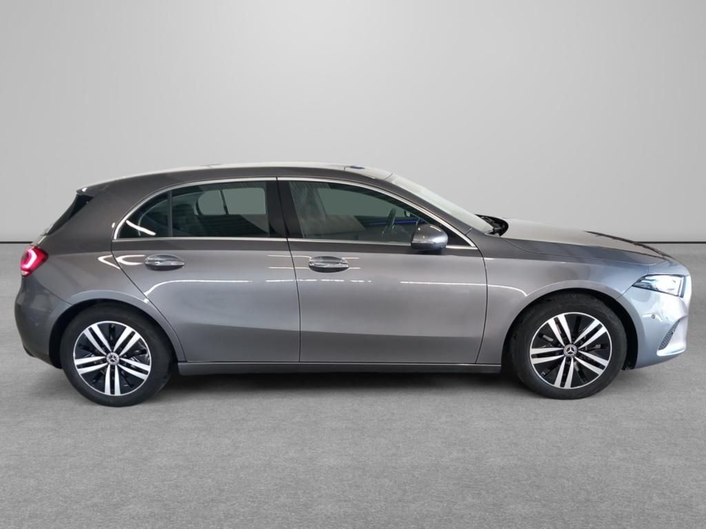 Fahrzeugabbildung Mercedes-Benz A 250 4MATIC Kompaktlimousine ''Advanced'' *LED*
