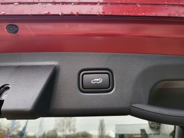 Fahrzeugabbildung Hyundai TUCSON 1.6 T-GDI 4WD 48V TREND LED PANO NAVI
