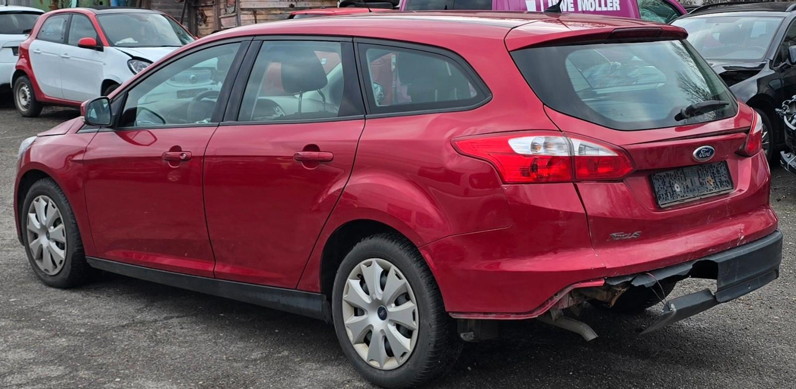 Ford Focus 2011 — вигляд ззаду