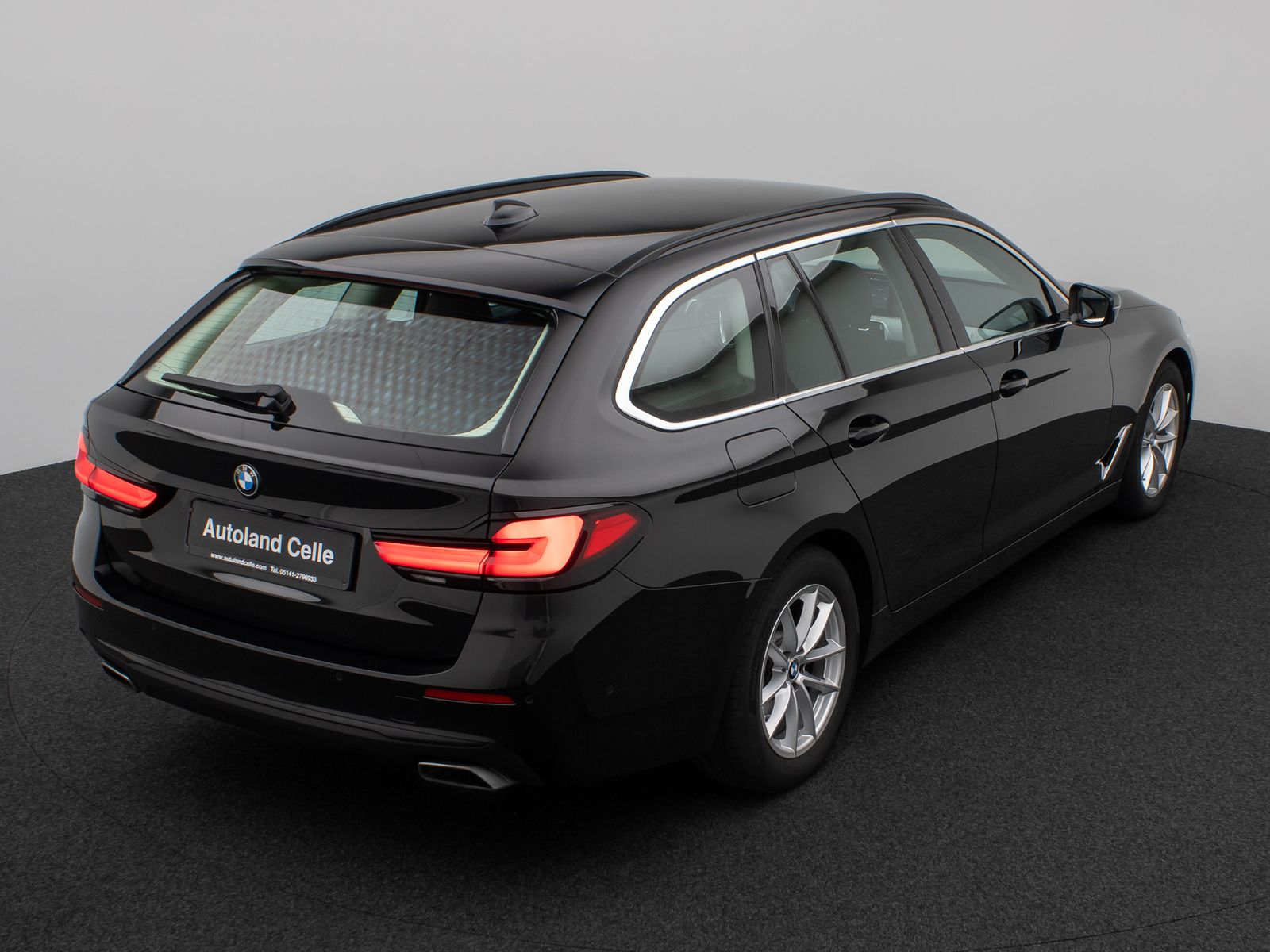 Fahrzeugabbildung BMW 530d xD Kamera HUD 4xKlima Komfort Alarm Sport