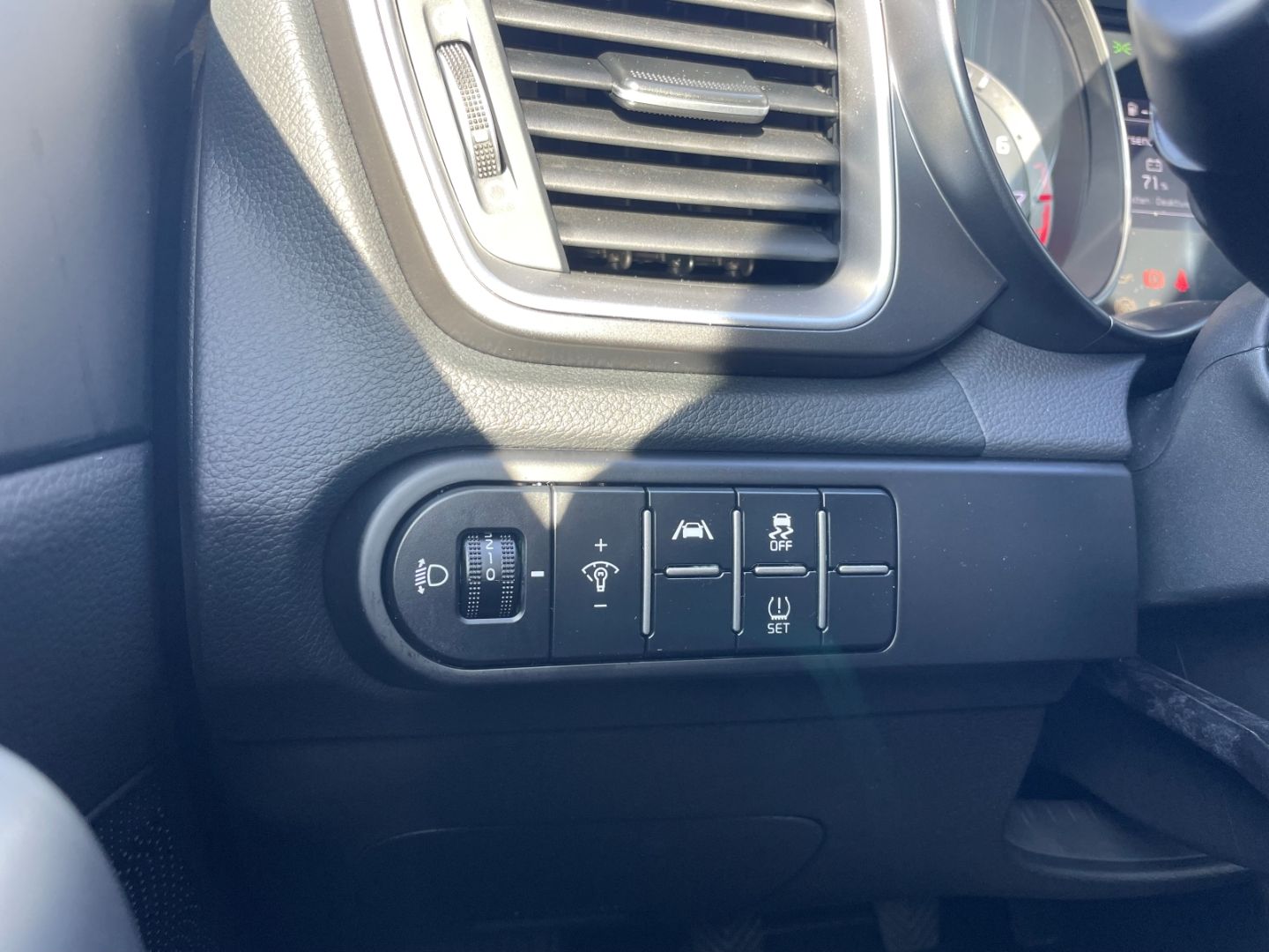 Fahrzeugabbildung Kia XCeed Core Navi Soundsystem LED Blendfreies Fern