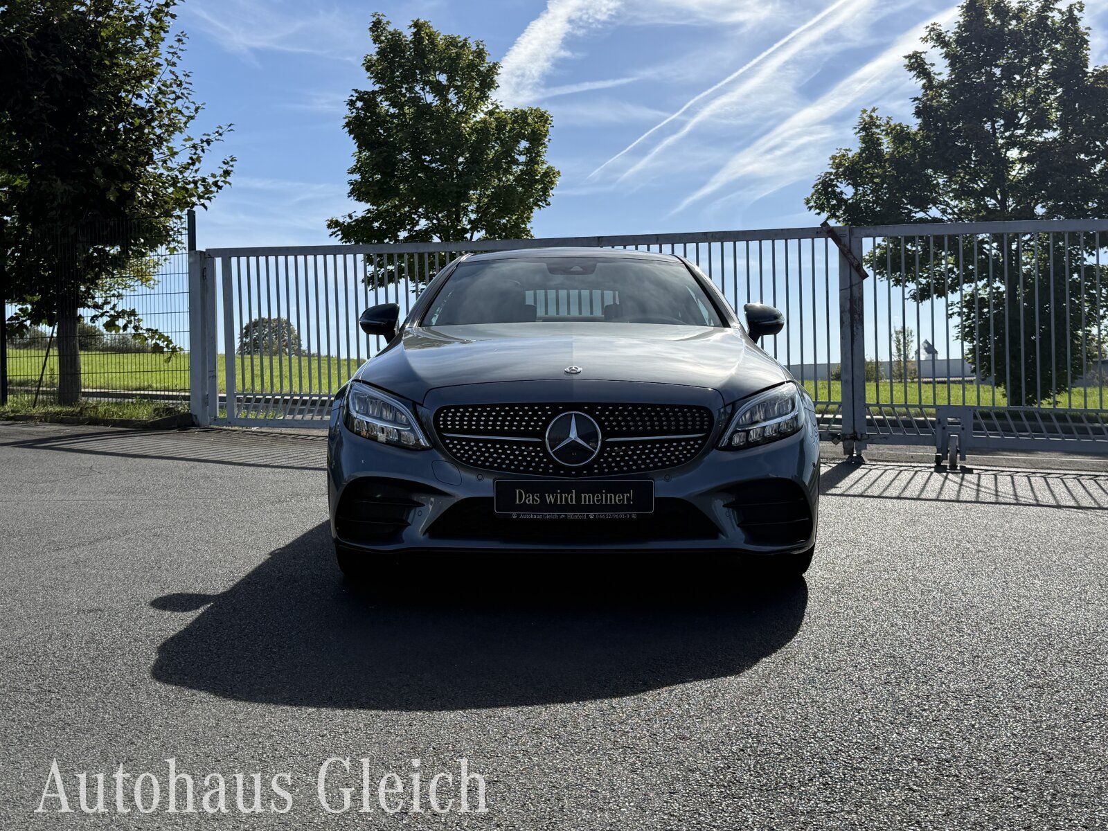 Fahrzeugabbildung Mercedes-Benz C 180 Coupe AMG-Line Interieur/Navi/LED