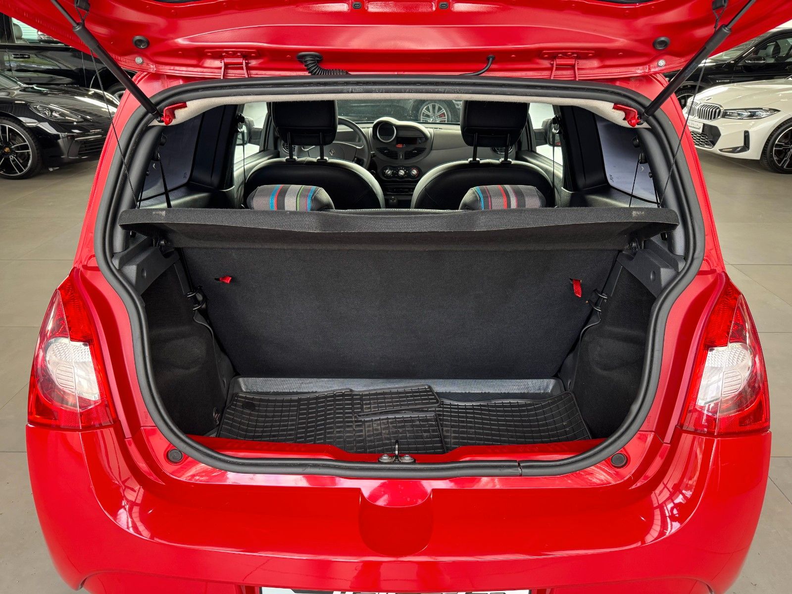 Fahrzeugabbildung Renault Twingo 1.2 Expression "Klima DAB 16"LM Tempomat"