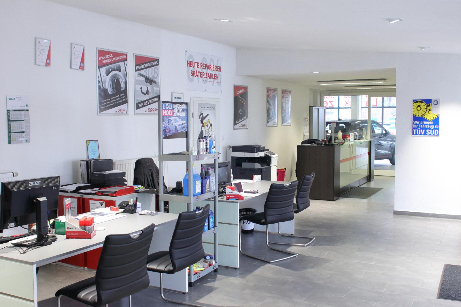 showroom-image-bottom