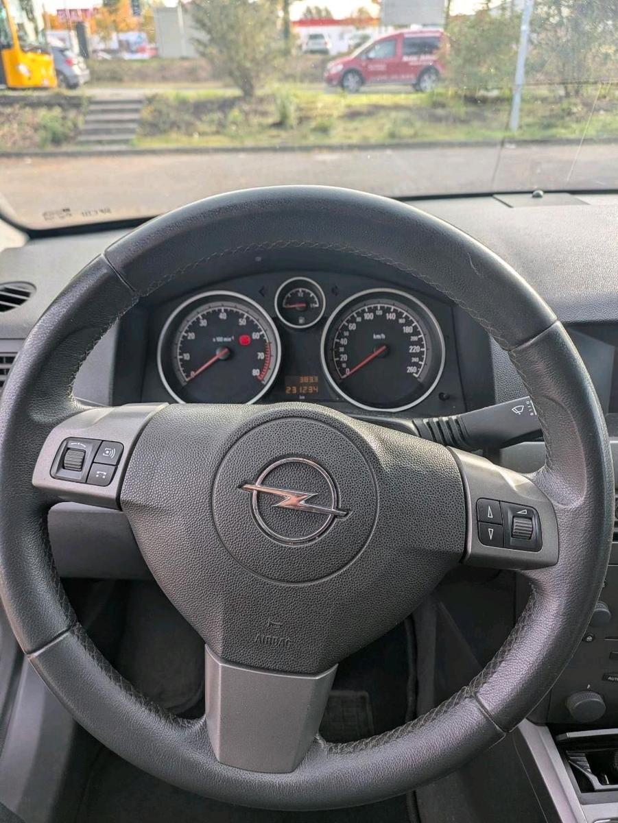 Opel Astra 2006 — photo 8
