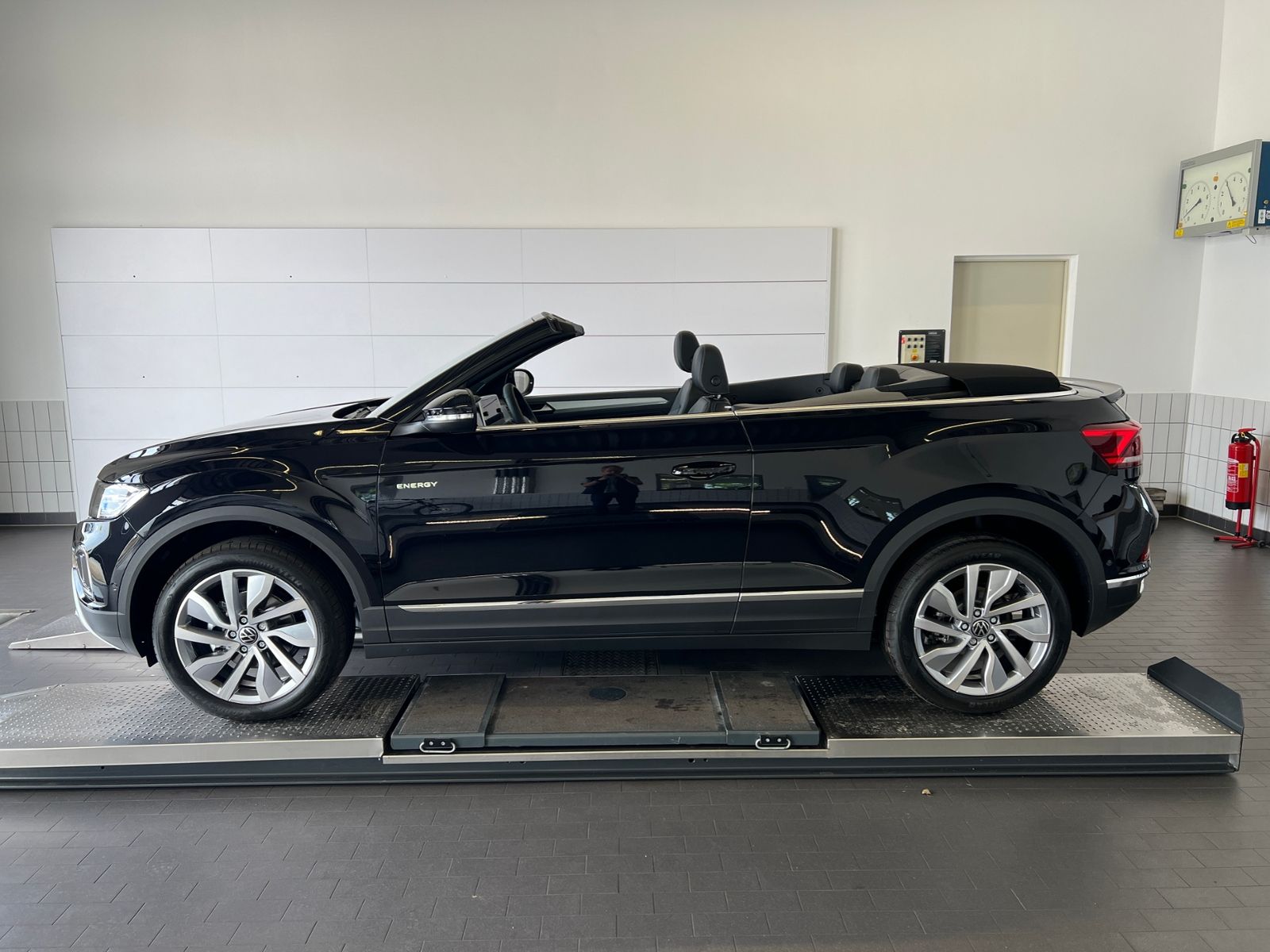 Fahrzeugabbildung Volkswagen T-Roc Cabriolet  ENERGY 1.5 TSI DSG *AHK, Navi,