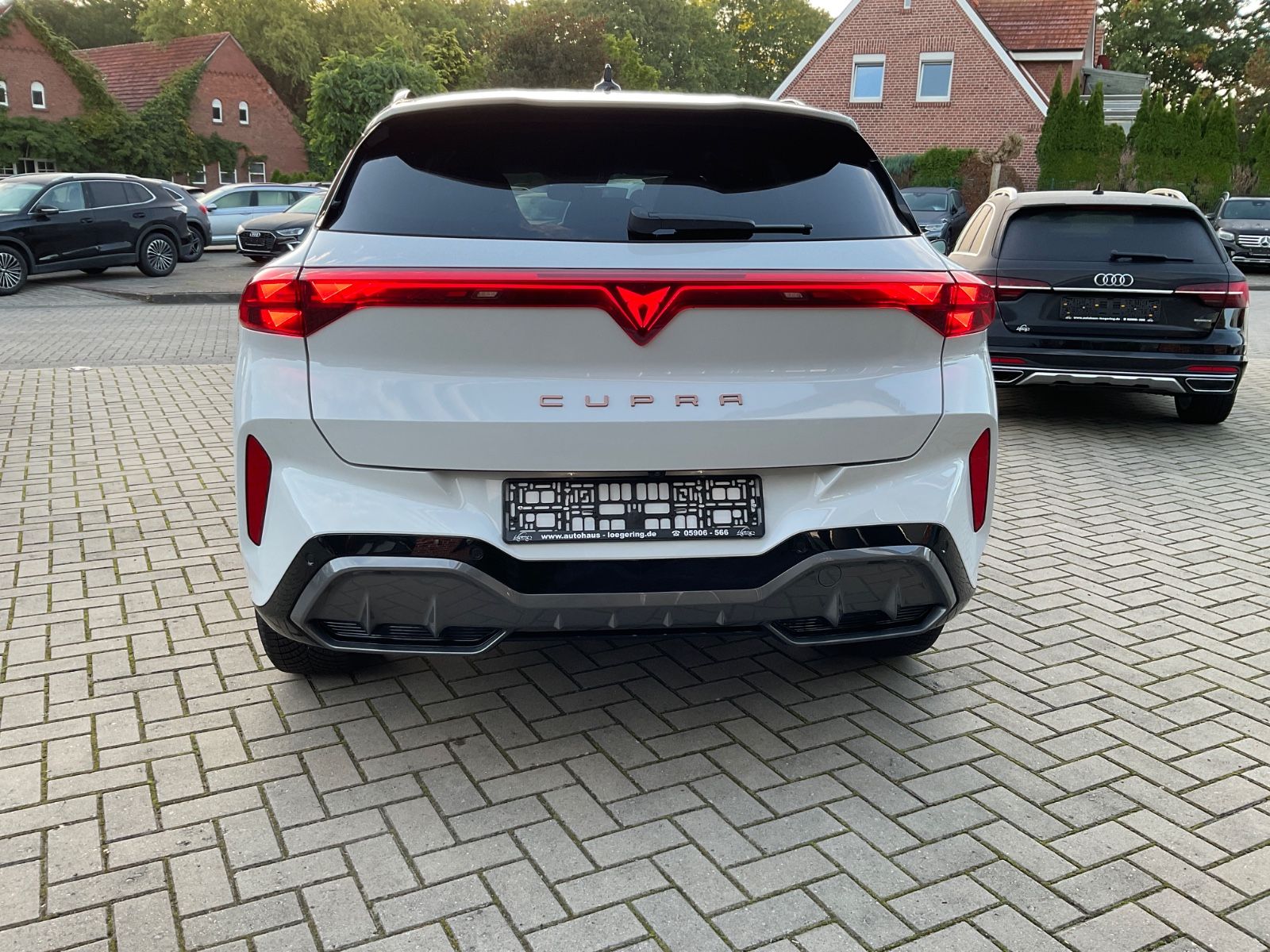 Fahrzeugabbildung CUPRA Terramar 1.5 eTSI DSG,Kamera,LED,ACC,Navi,Memory