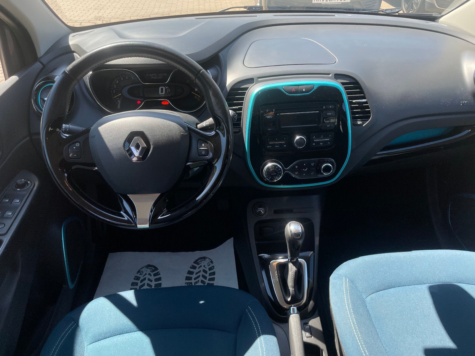 RENAULT Captur, 2016, Benzin, 120 PS