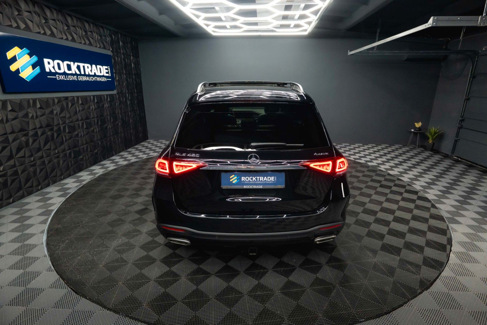 Fahrzeugabbildung Mercedes-Benz GLE 450 4Matic AMG NightPaket | Pano | ACC | LED
