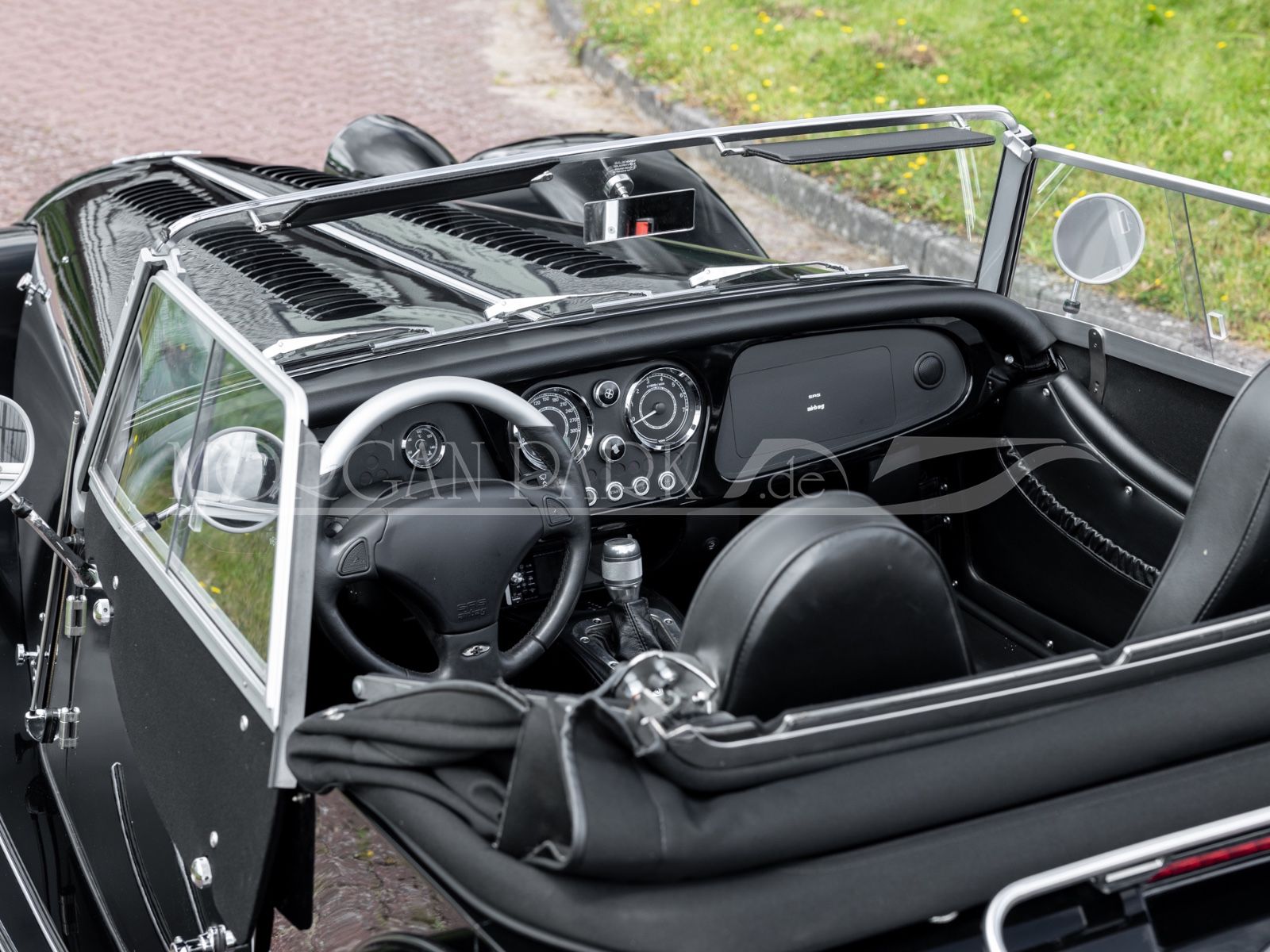 Fahrzeugabbildung Morgan Plus 8 *Sport Black + Automatikgetriebe*