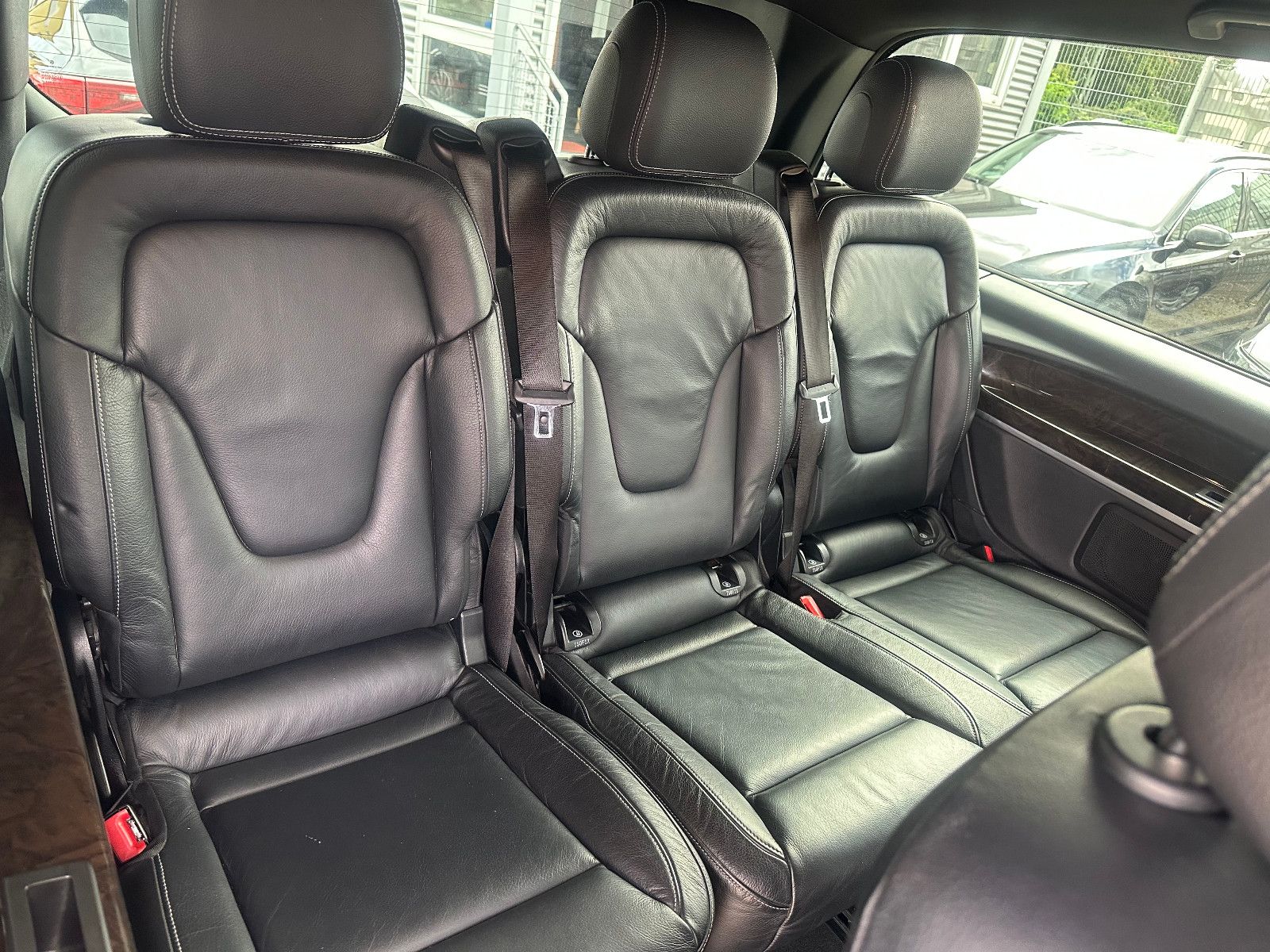 Fahrzeugabbildung Mercedes-Benz V 250d 4MATIC AVANTGARDE*AHK+EXTRA LANG