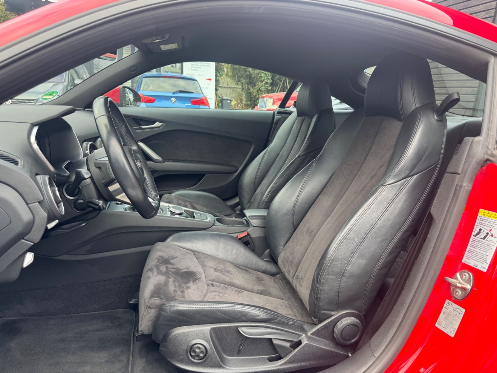 Fahrzeugabbildung Audi TT Coupe 1.8 TFSI S-Line*LED*Teilleder*Bi-Xenon