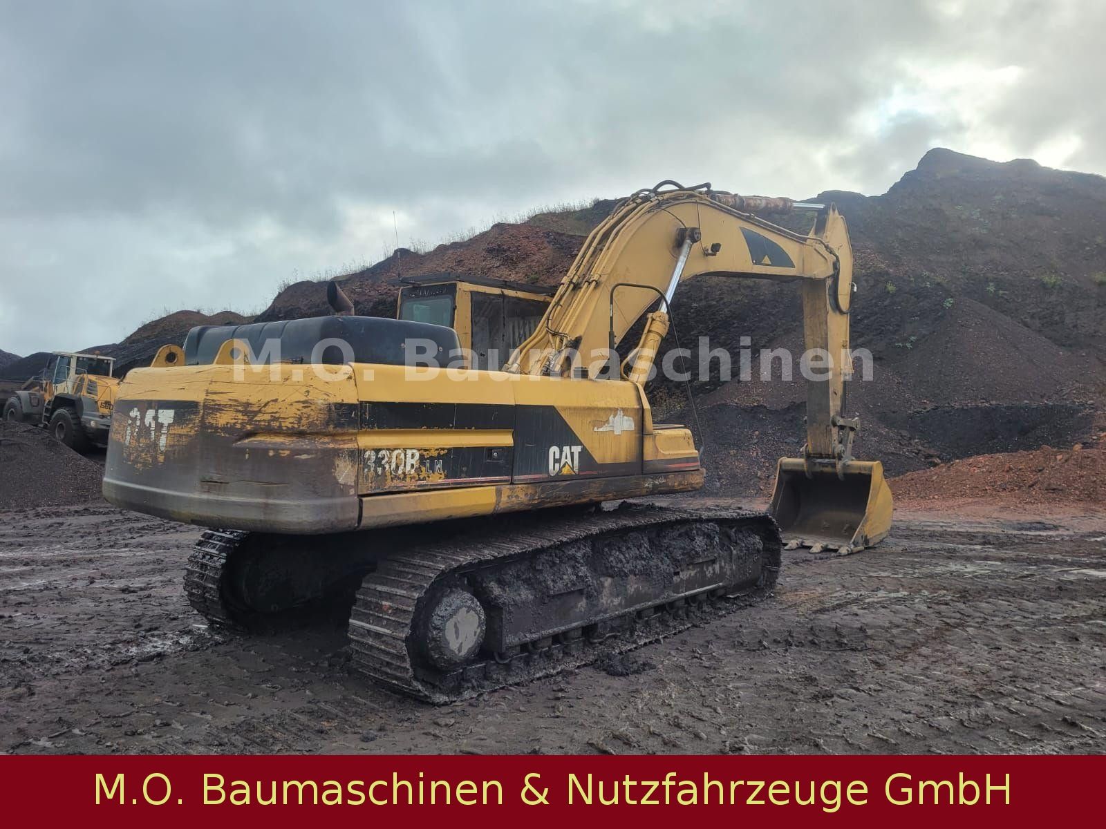 Fahrzeugabbildung CAT 330 B LN