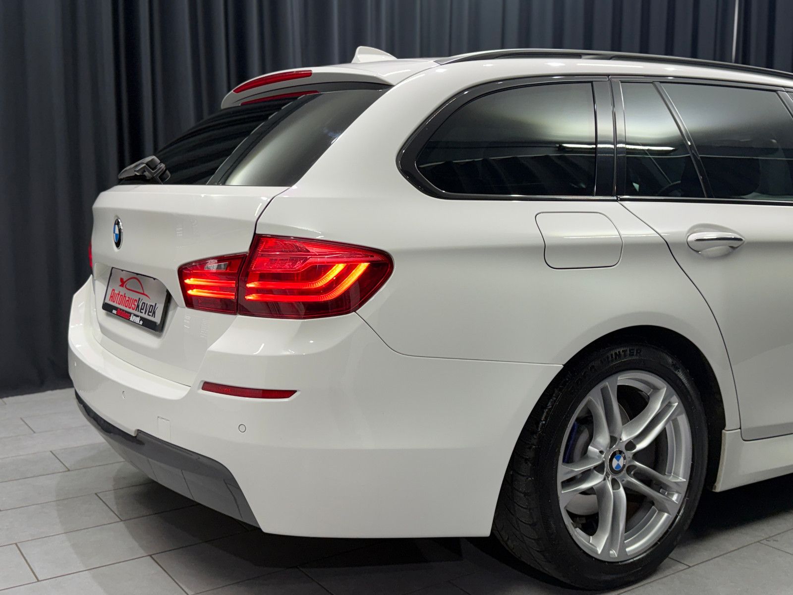 Fahrzeugabbildung BMW 520 d Touring|M-Paket|HIFI|PDC|Komfortzugang