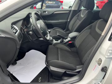 Fahrzeugabbildung Citroën C4 Lim. Selection 1.6 Blue HDI PDC Klima SHZ uvm