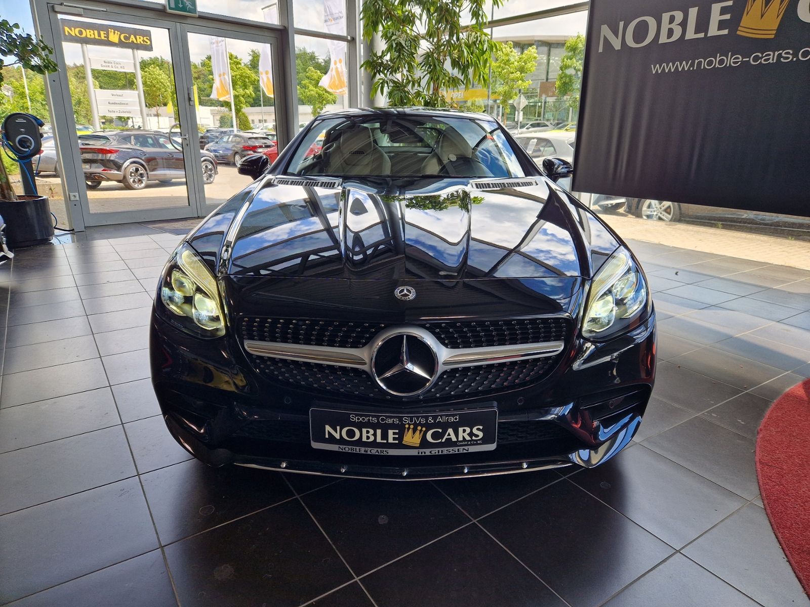 Fahrzeugabbildung Mercedes-Benz SLC 300 AMG Line LED NAVI ALU