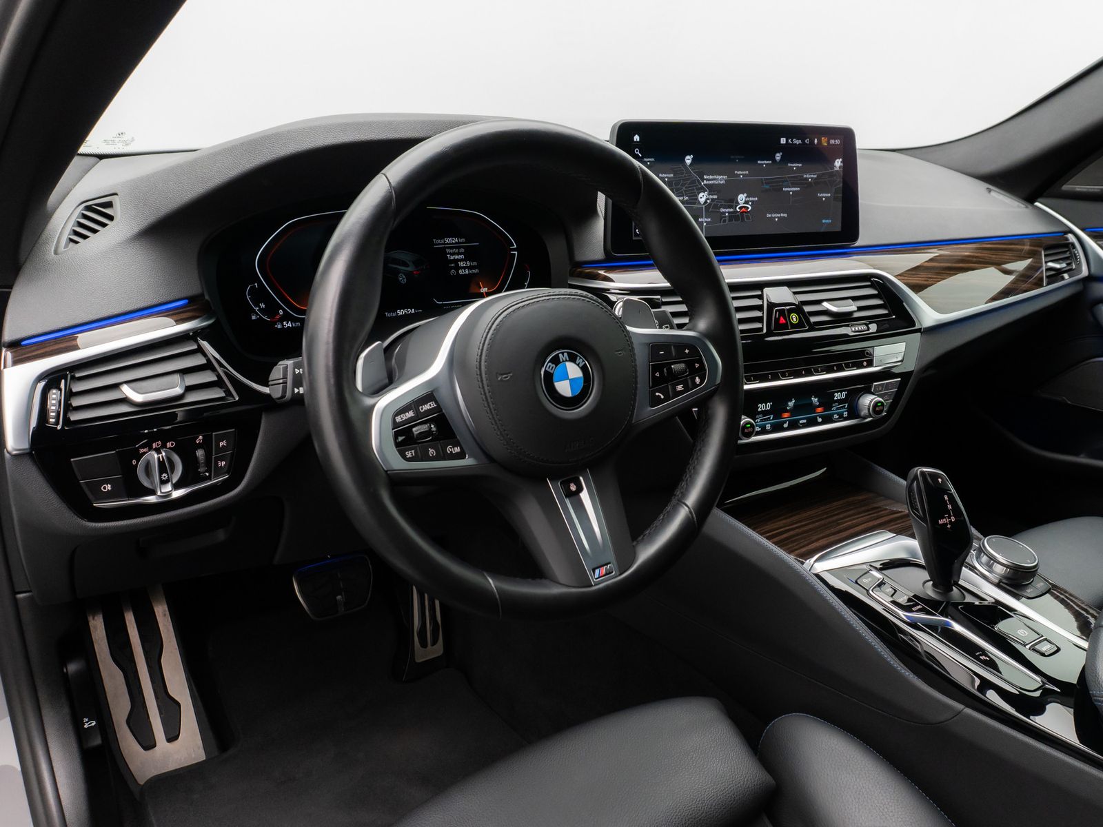 Fahrzeugabbildung BMW 540i xD M Sport Kamera DAB H/K Lenkrhzg Alarm