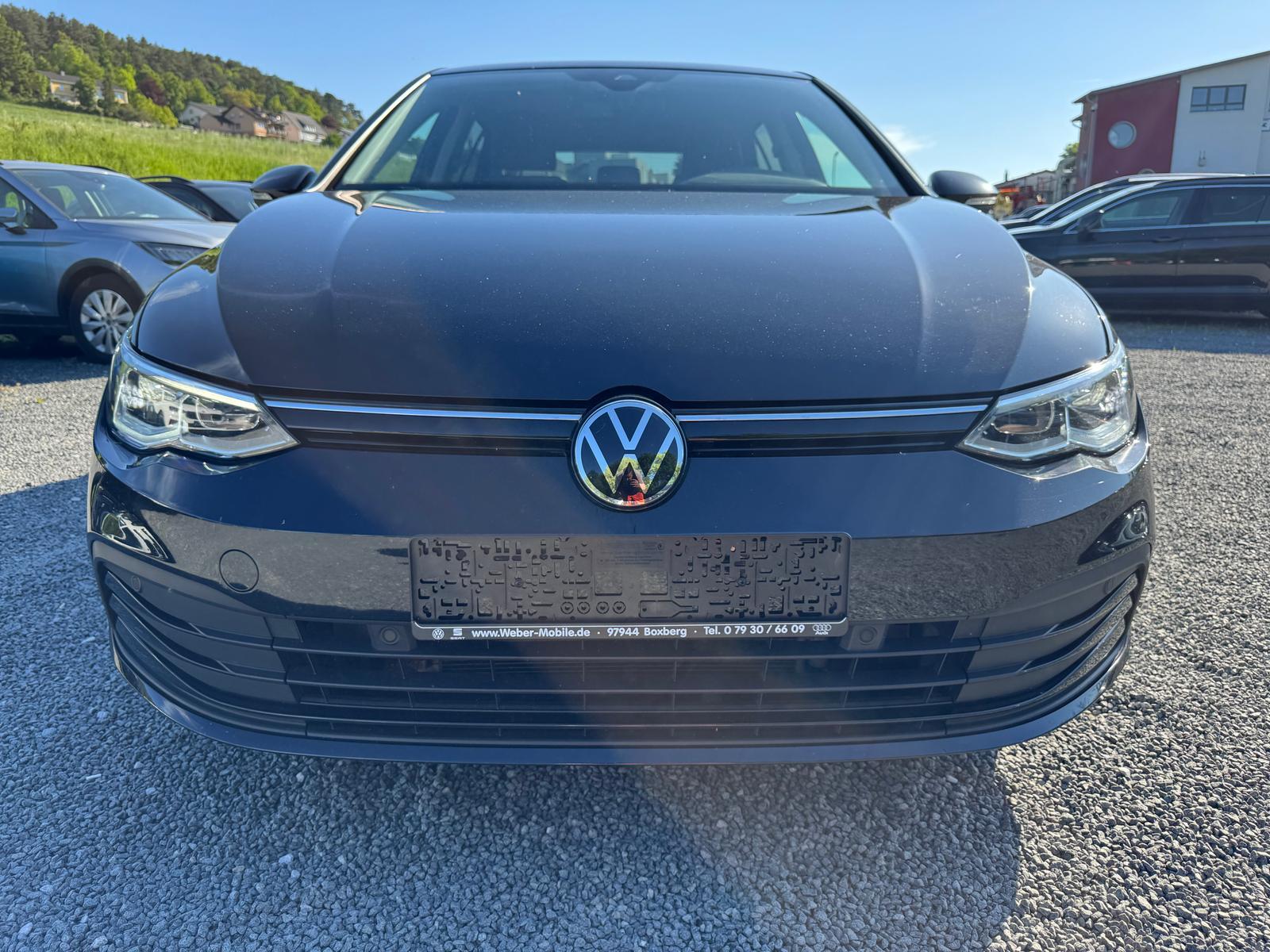 Volkswagen Golf VIII 1.5 TSI *LIFE*PDCHI+VO+KAMERA*NAVI*SHZ