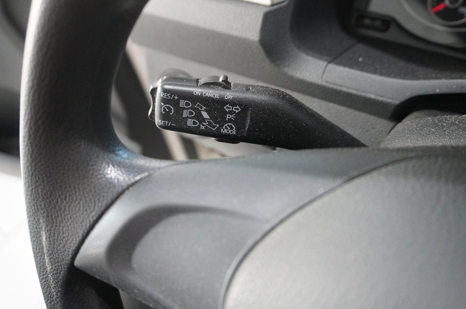 Fahrzeugabbildung Volkswagen Caddy 1.4 TSI TRENDLINE DSG 5-SITZE KLIMA/AHK