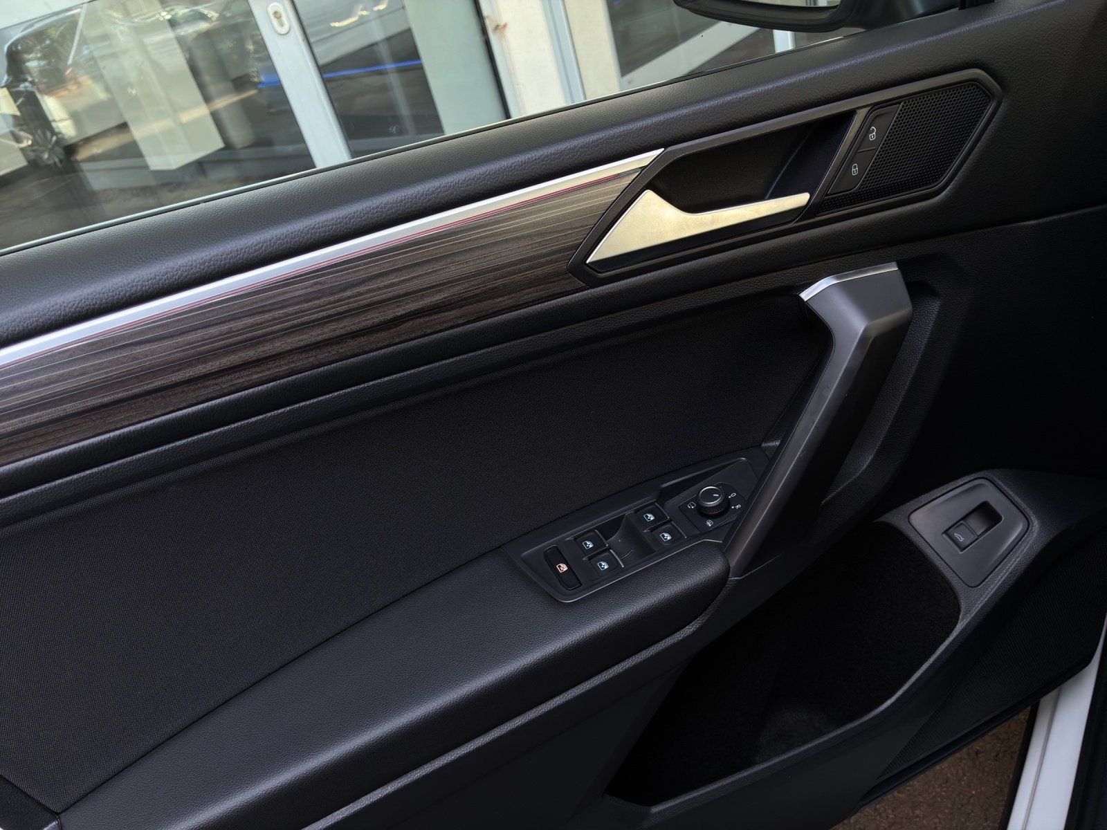 Fahrzeugabbildung Volkswagen Tiguan Allspace 2.0 TSI 4Motion Elegance 360,AHK