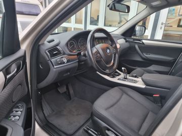 BMW X3 xDrive20d*AHK*Automatik*SHZ*2-Zonen-Klima*